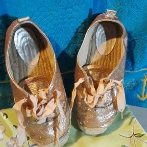 **7.5 Coach Sparklies**